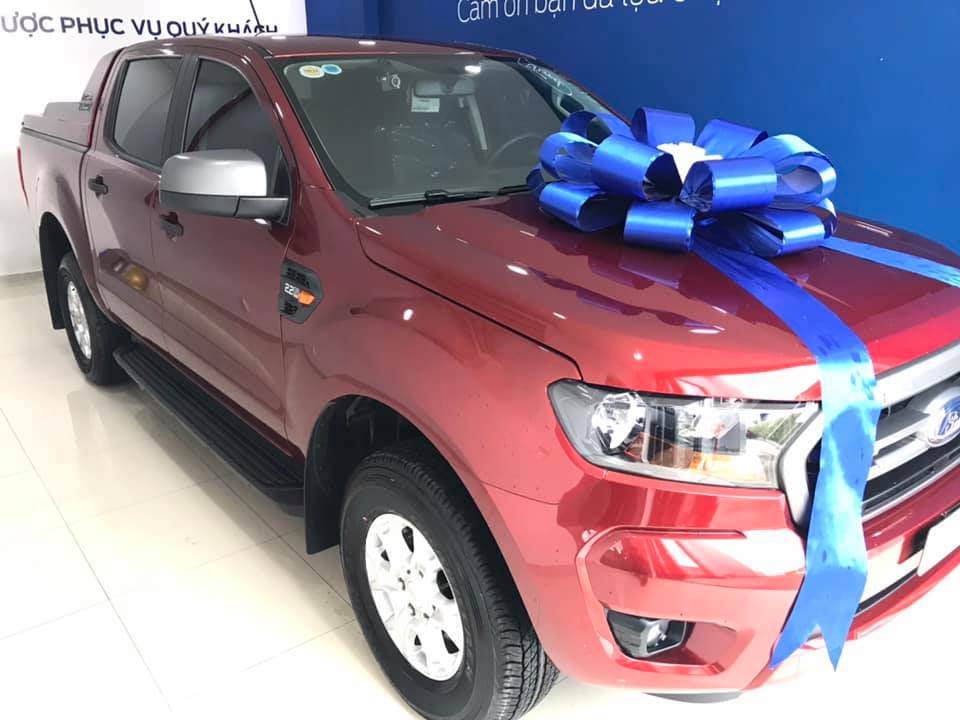 giao xe Ford Ranger XLS AT Đỏ