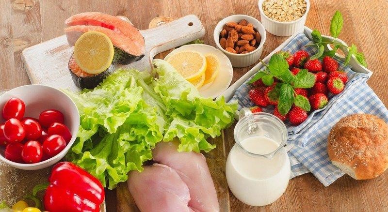 Thói quen ăn uống ăn nhiều hơn lượng calo bị tiêu hao cũng là cách tăng cân nhanh cho nữ