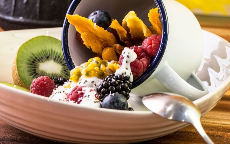 Thực đơn eat clean nên đa dạng các nguồn thực phẩm