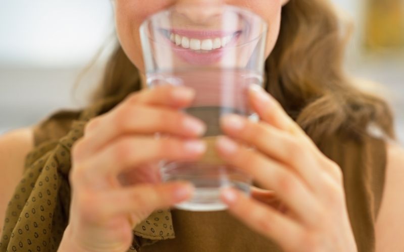 Uống nước lọc mỗi ngày là biện pháp giảm cân đơn giản nhất