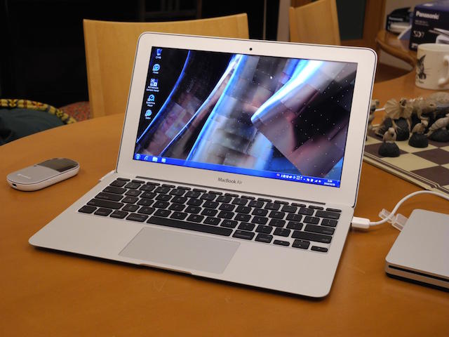 Macbook Air MJV E2