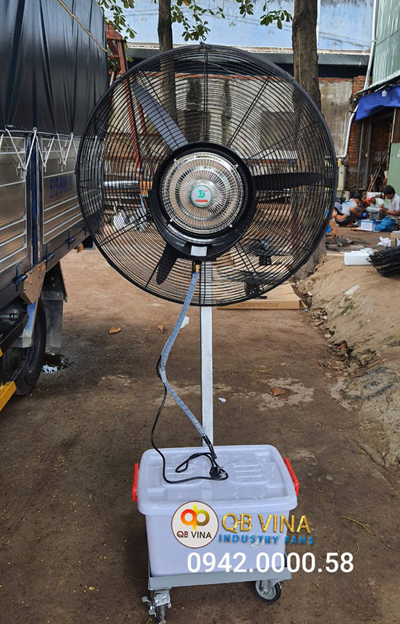 Quạt đứng phun khử trùng khử khuẩn covid 19