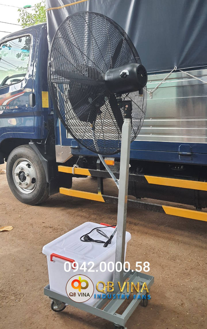 Quạt đứng phun khử trùng khử khuẩn covid 19