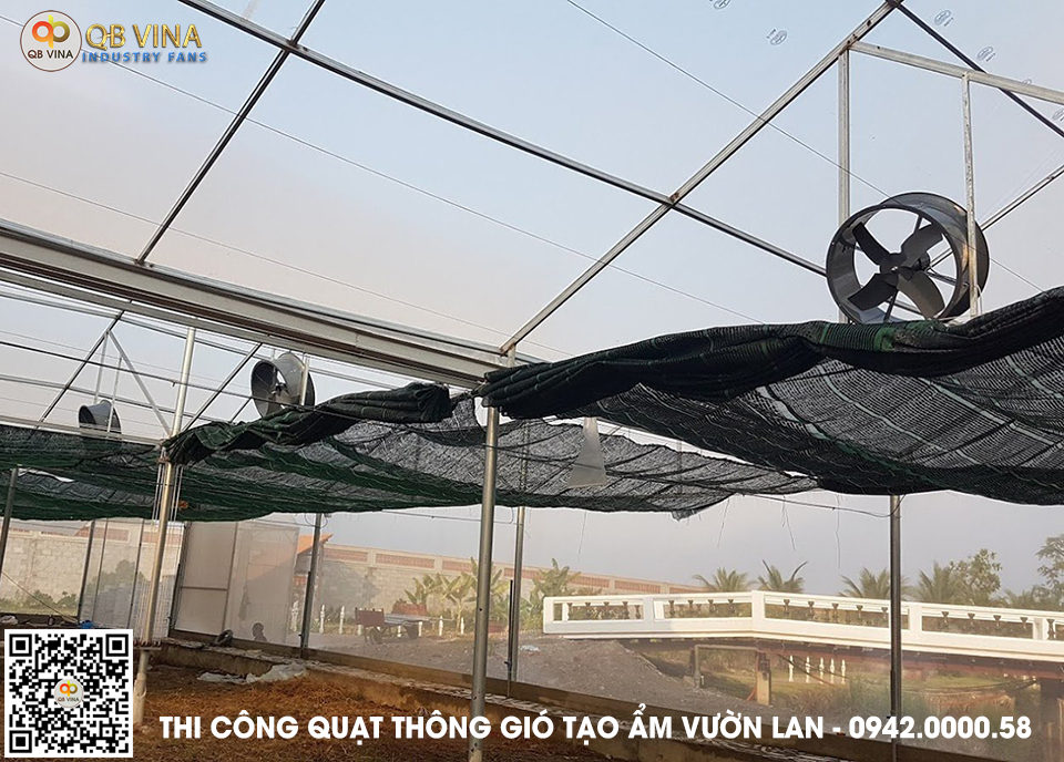 quạt thông gió tạo ẩm cho vườn lan