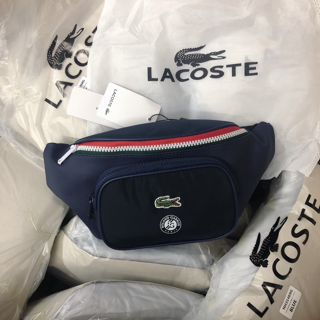 Túi Lacoste bao tử 2 ngăn viền đỏ - XK823