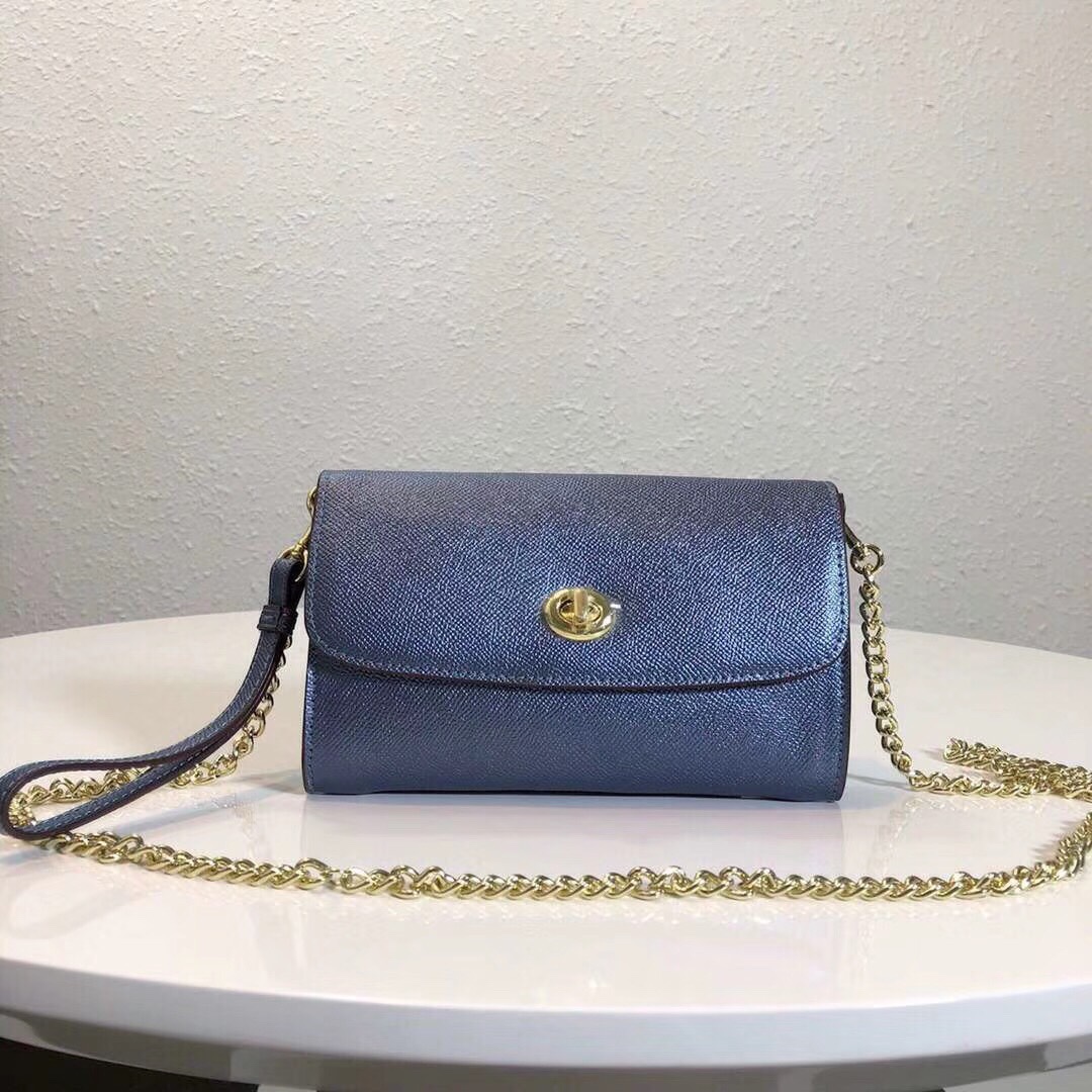 Túi Coach trơn nắp bầu - C034