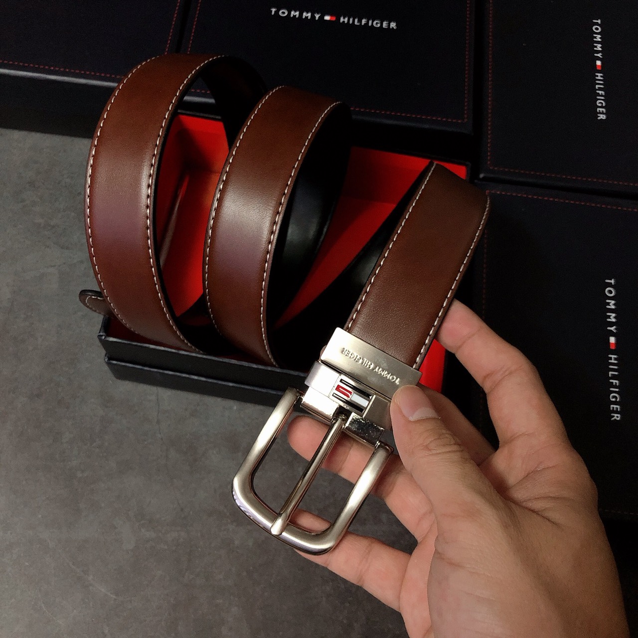 Nịt Tommy khóa gài bầu - NN136
