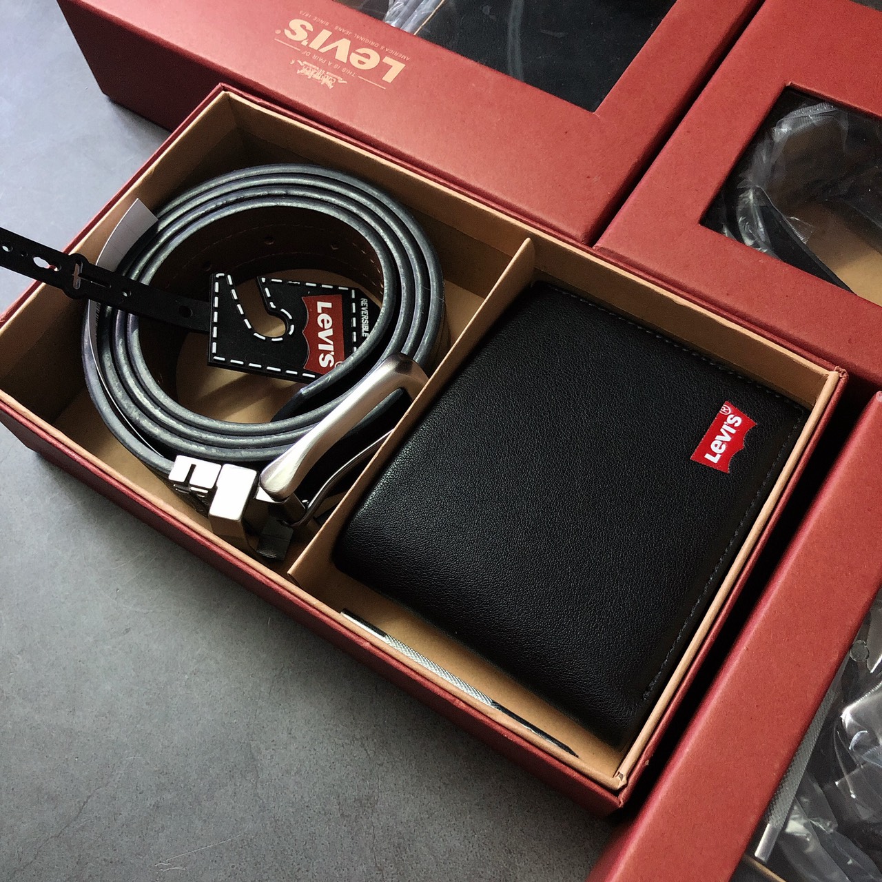 Set Levis ví logo đỏ + nịt gài - S038