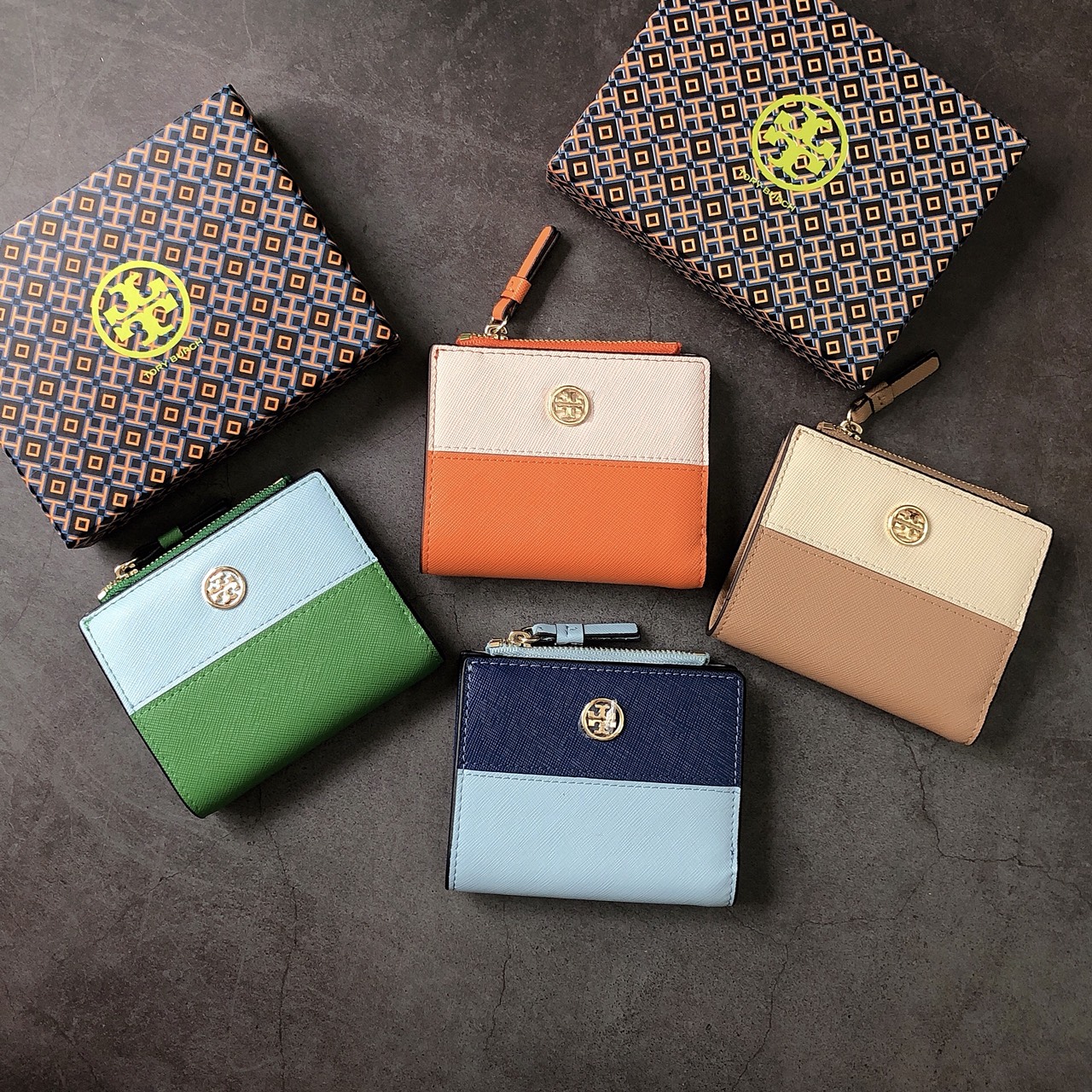 Ví ngắn Tory Burch kéo 2 màu - V245