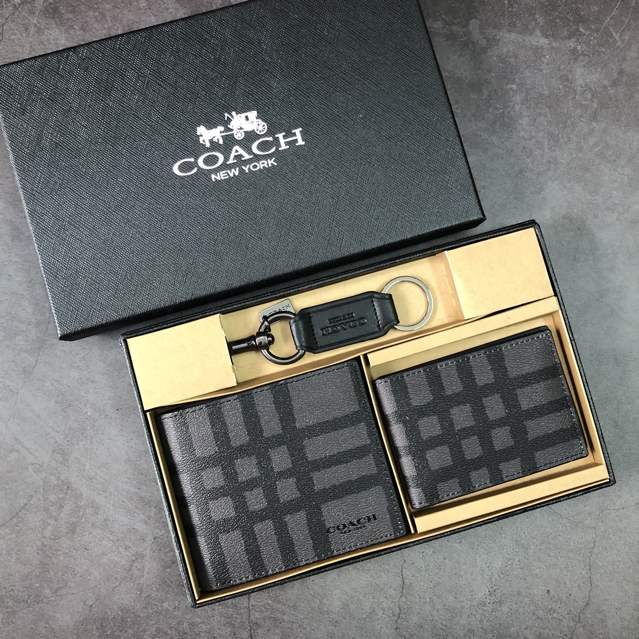 Set ví 2 ngắn Coach vân kèm khóa - V234