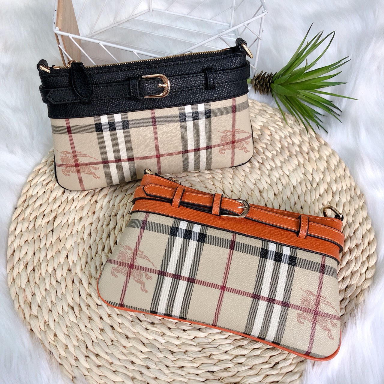 Túi Burberry khóa ngang - XK775