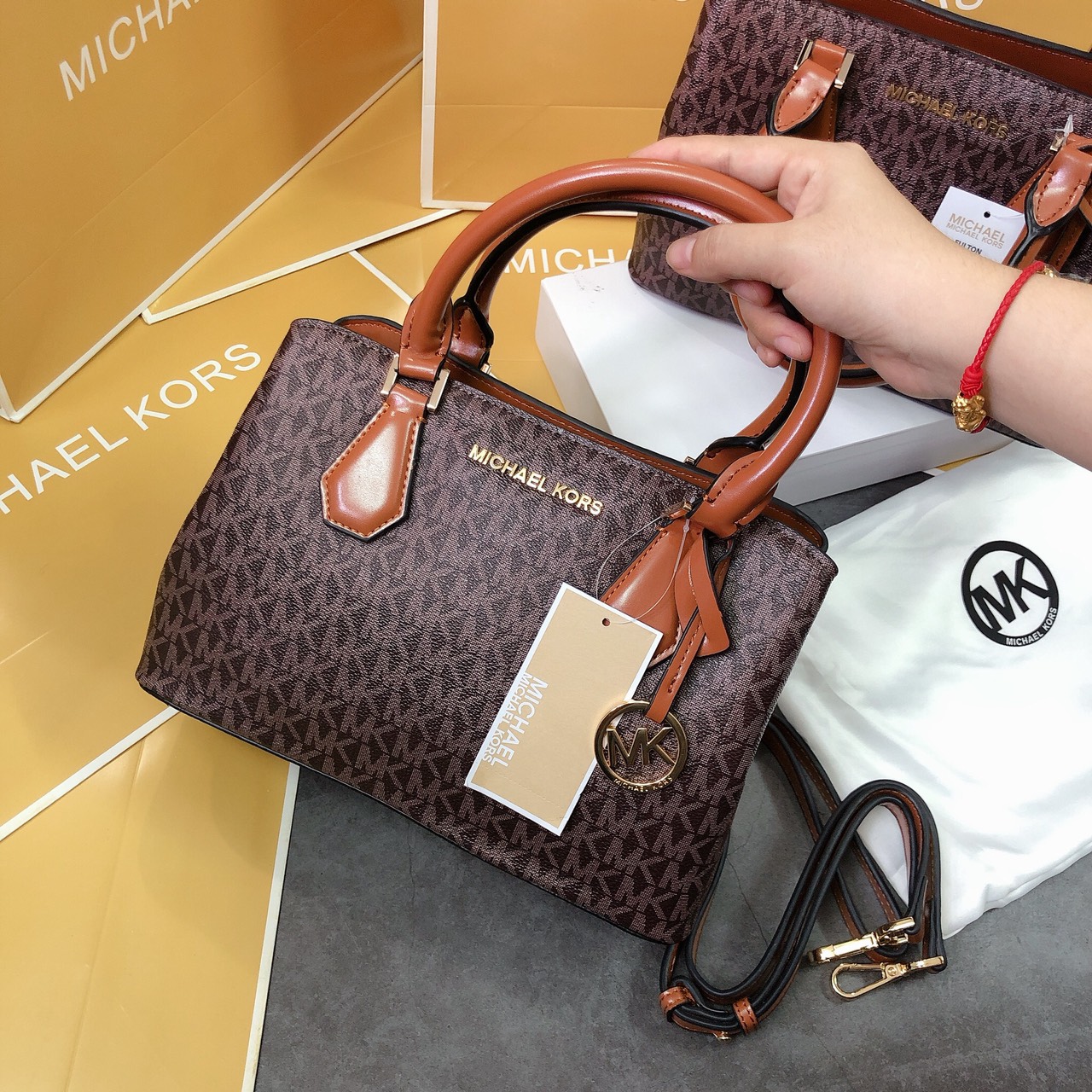 Túi Mk bầu quai xách keychain - MK15