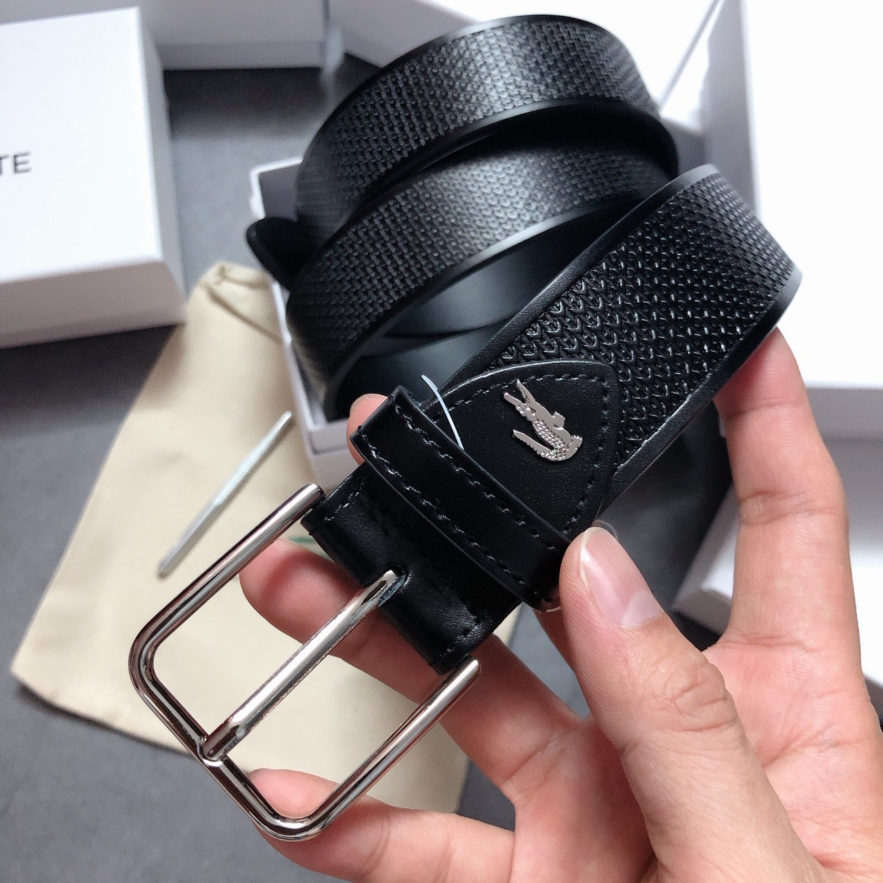 Nịt Lacoste khóa gài vuông - NN177