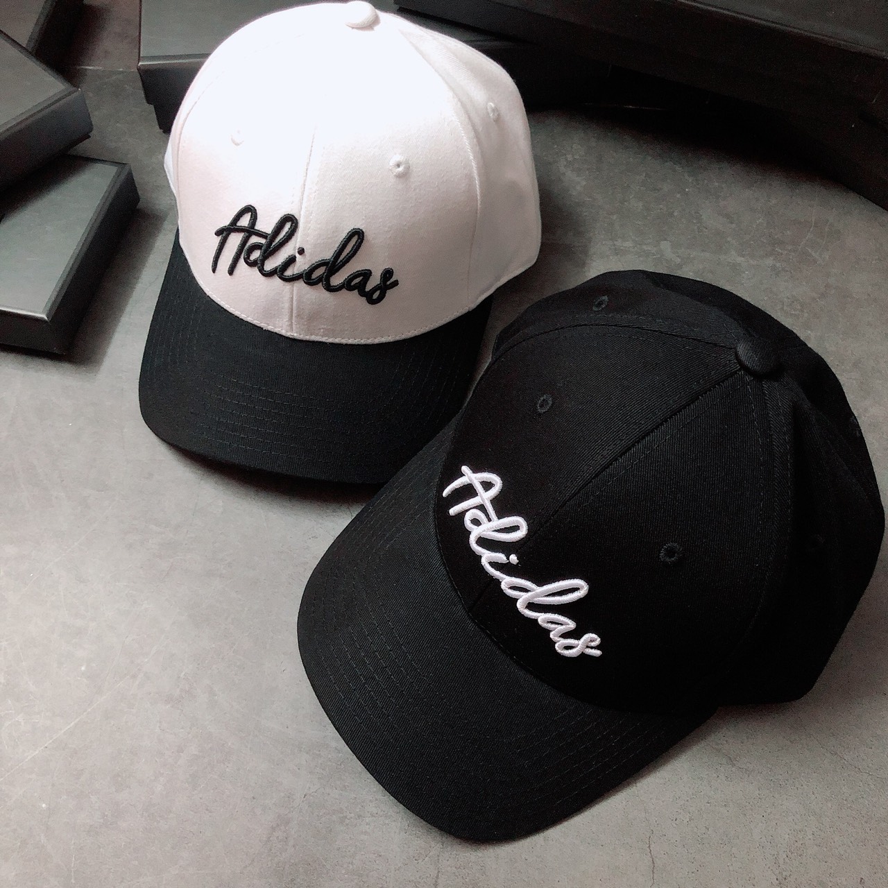 Nón adidas lưỡi trai trơn thêu logo - NO2