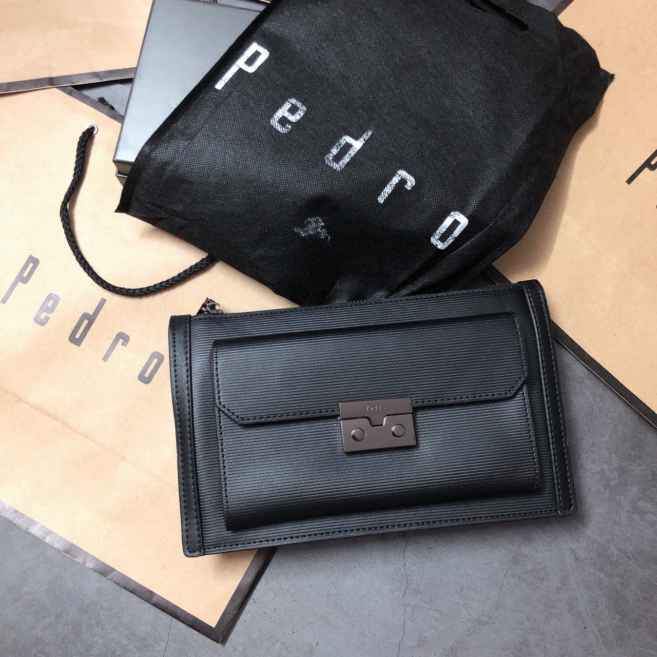 Túi Pedro clutch 2 ngăn khóa gài - PM10
