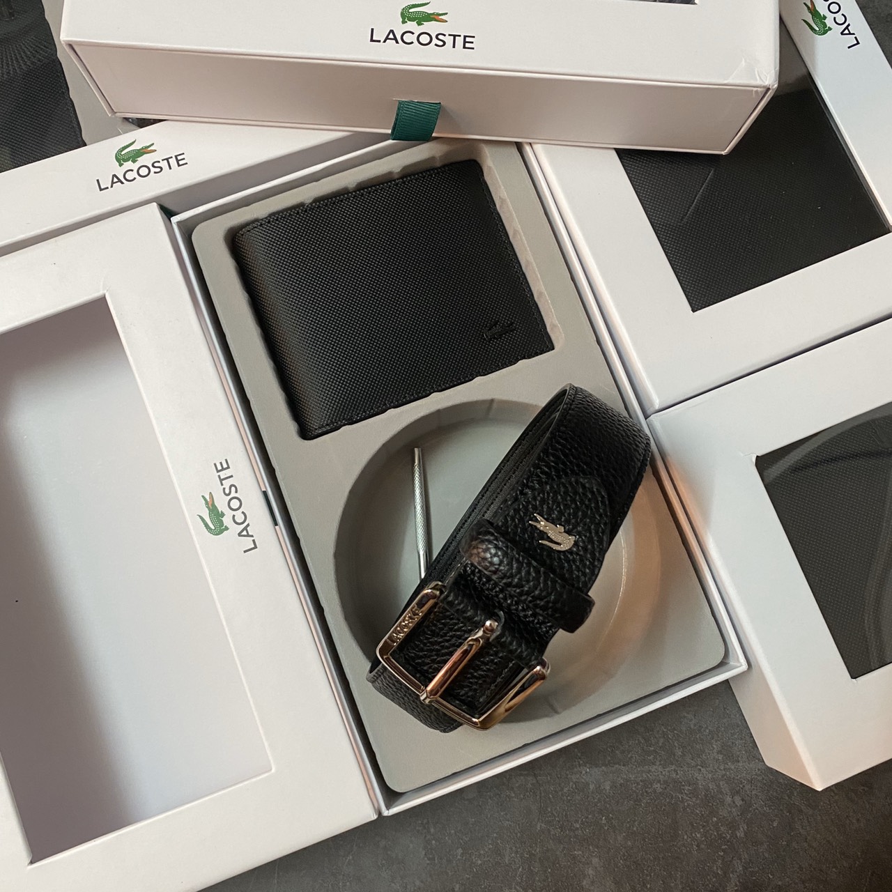 Set Lacoste ví trơn + nịt gài - S098
