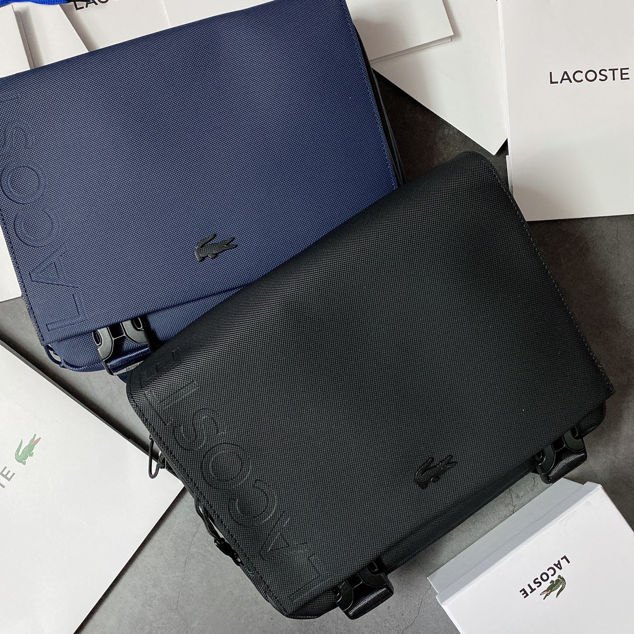 Túi Lacoste office nắp gập logo dọc - XK820