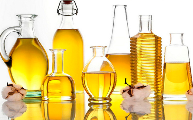 Sử dụng dầu thực vật vệ sinh cho bàn bếp inox giá rẻ