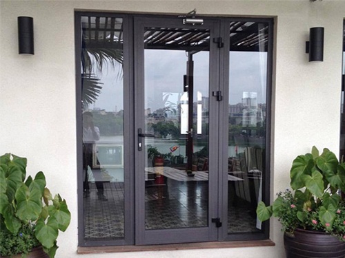 Giá bán cửa đi nhôm Xingfa 2018 hệ 55 mới nhất