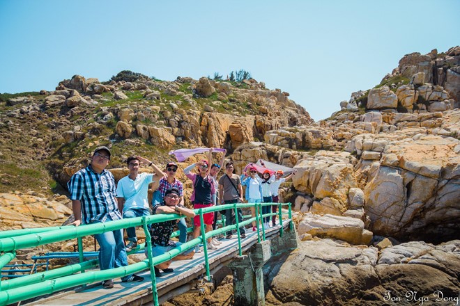 Bãi tắm đôi duy nhất Việt Nam ở đảo Yến