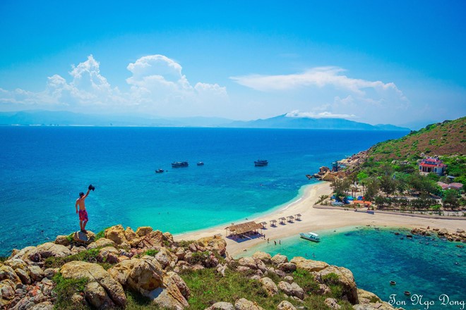 Bãi tắm đôi duy nhất Việt Nam ở đảo Yến