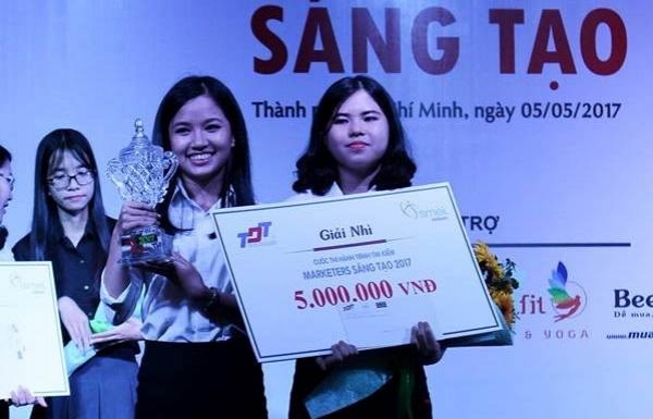 Sinh viên khoa Quản trị kinh doanh giành giải Á quân cuộc thi cấp thành "Hành trình tìm kiếm Marketers sáng tạo 2017"