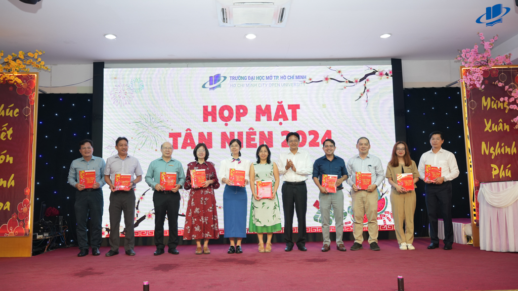 Trường Đại học Mở Thành phố Hồ Chí Minh họp mặt Tân niên Xuân Giáp Thìn năm 2024