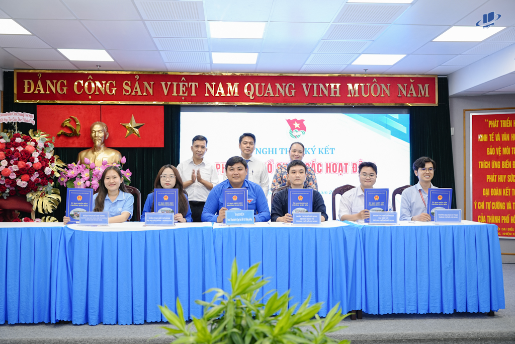 Trường Đại học Mở TP.HCM ký kết hợp tác chiến lược, đồng hành phát triển kinh tế và chuyển đổi số địa phương