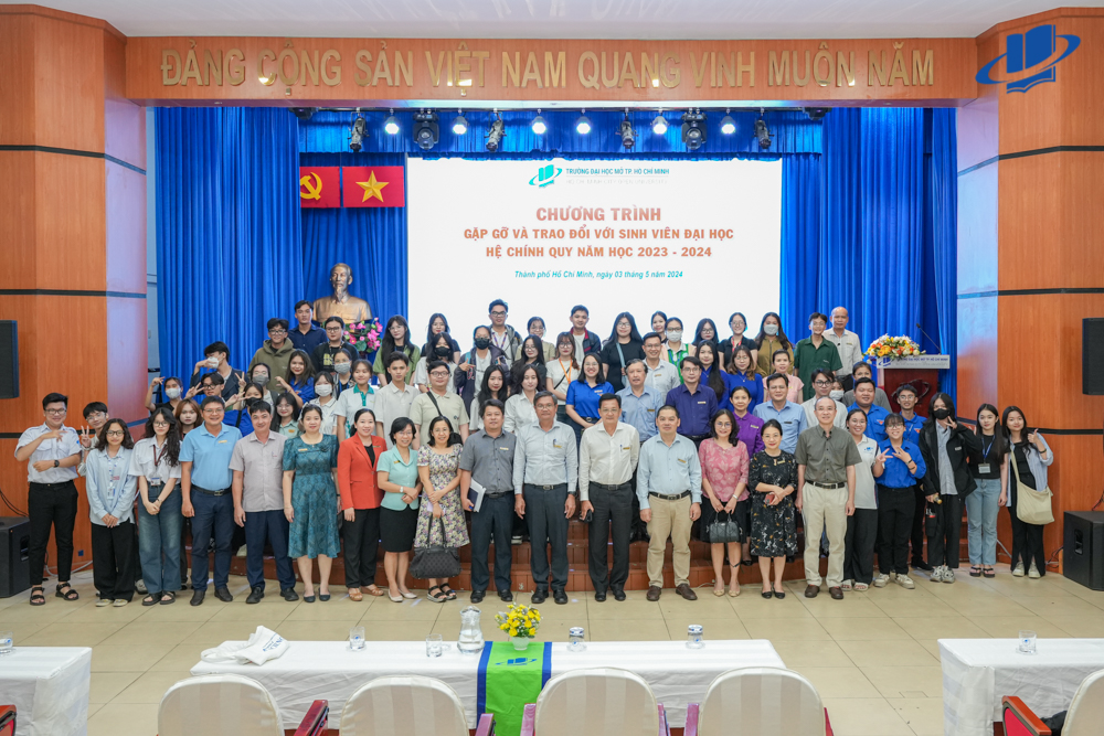 Trường Đại học Mở TP. Hồ Chí Minh gặp gỡ và trao đổi với sinh viên Đại học hệ chính quy năm học 2023-2024