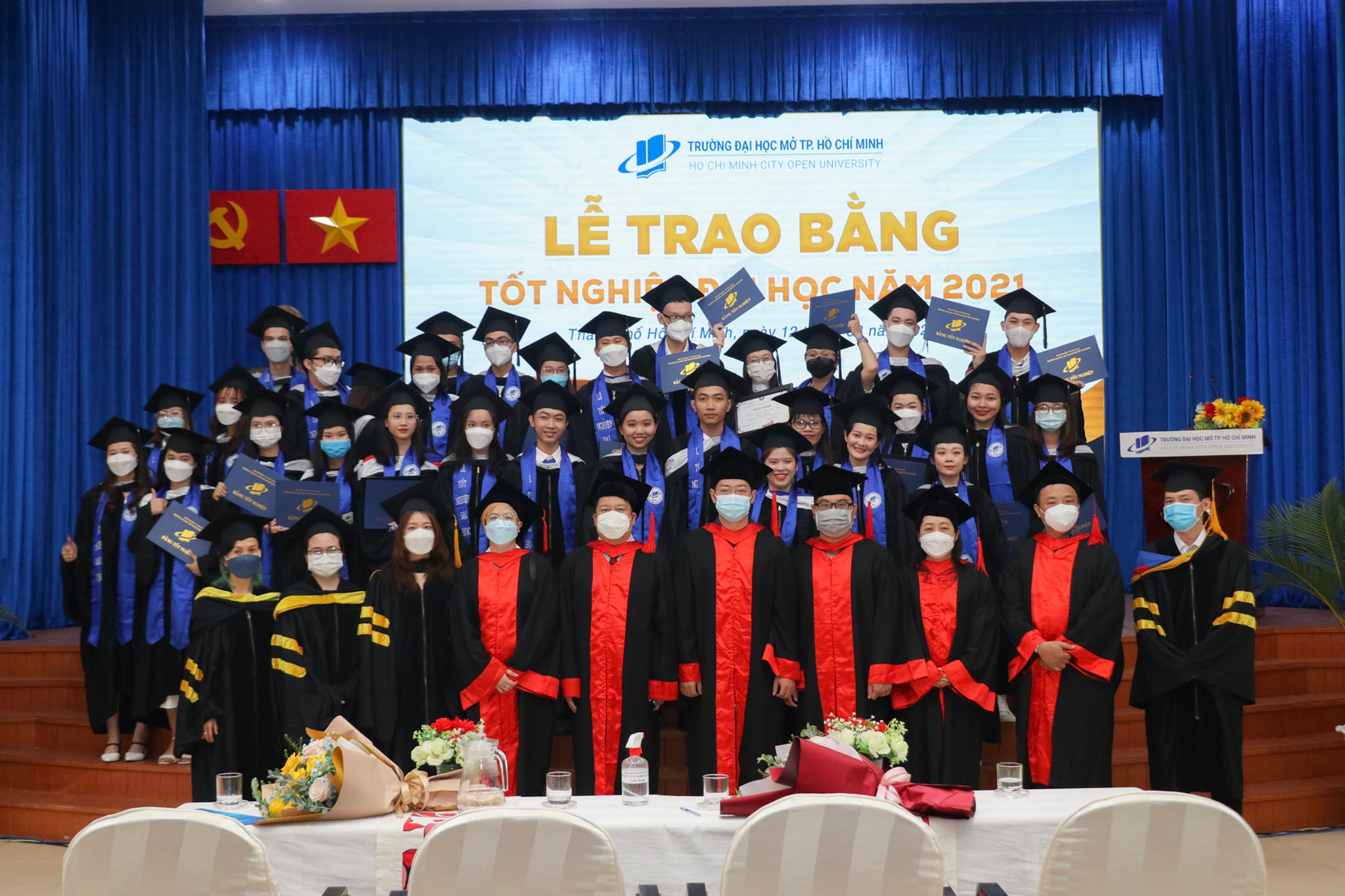 Lễ Trao Bằng Tốt Nghiệp Đại Học Năm 2021