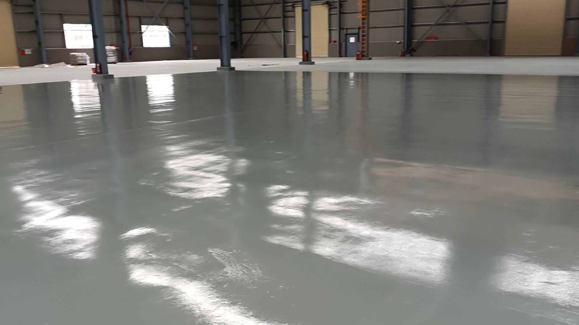 Các bước cơ bản trong cách bảo trì sàn sơn epoxy
