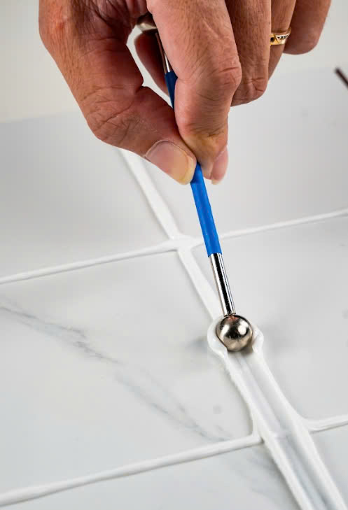 Hướng dẫn vệ sinh đường chít mạch định kỳ đúng cách