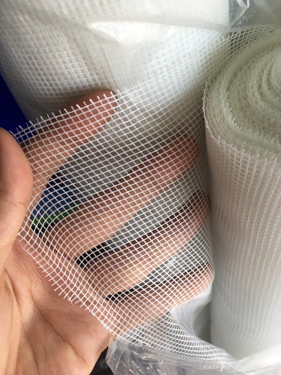 Lưu ý khi thi công và bảo quản lưới thủy tinh