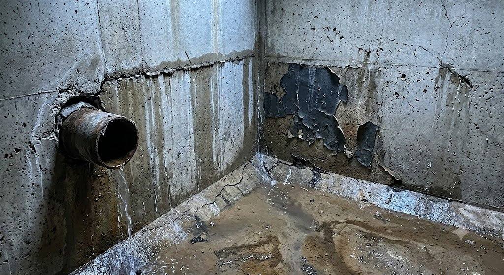 Nguyên nhân khiến bể nước ngầm bị thấm