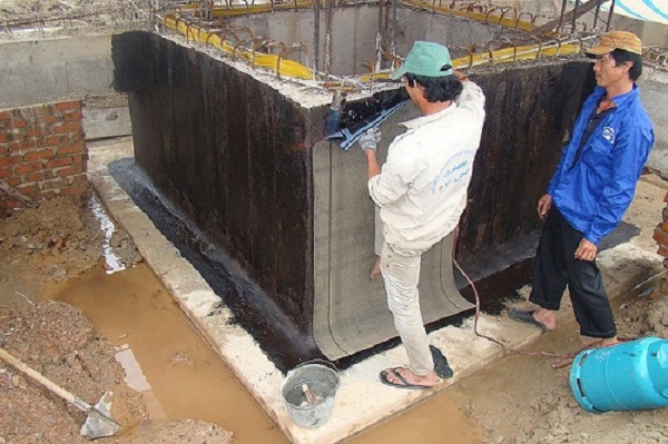 Tại sao cần chống thấm thang máy