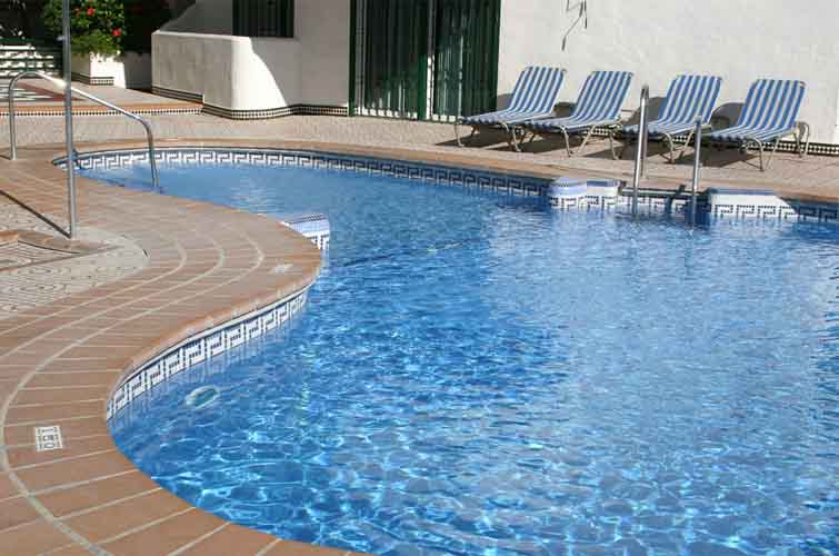 Thi công chống thấm bể bơi