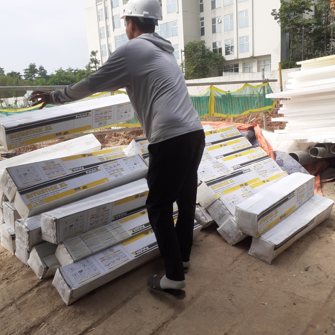 Thi công màng chống thấm Helken có dễ không?