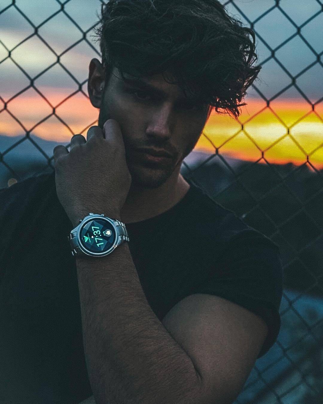 Đồng hồ thông minh Emporio Armani chính hãng