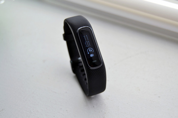 Đánh giá Garmin Vivosmart 4