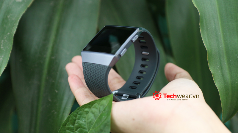 Đồng hồ thông minh Fitbit Ionic