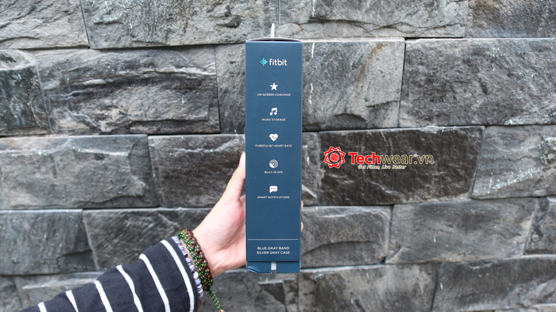 Đồng hồ thông minh Fitbit Ionic