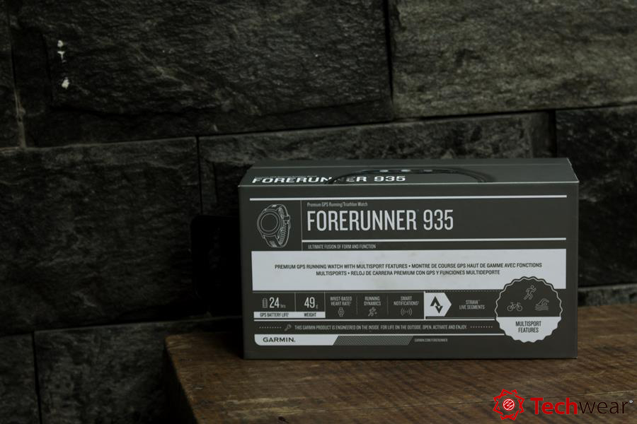 Đồng hồ Garmin Forerunner 935 - TechWear.vn