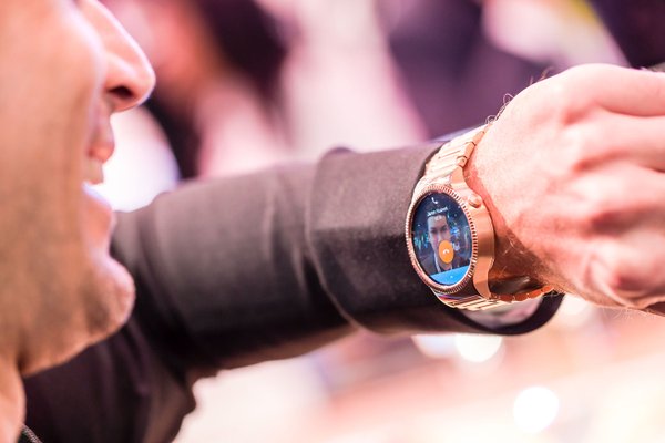 Đàm thoại ngay trên tay của bạn với Huawei Watch