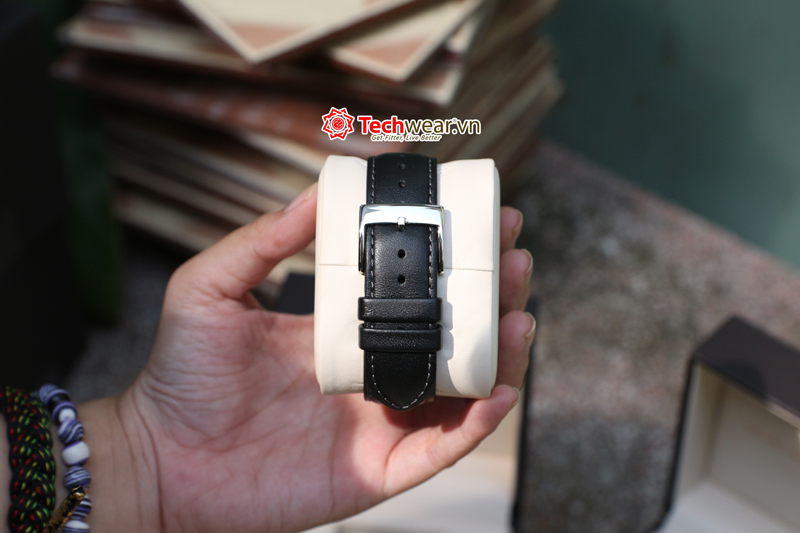 Huawei Watch - (Mặt Thép & Quai Da Đen)