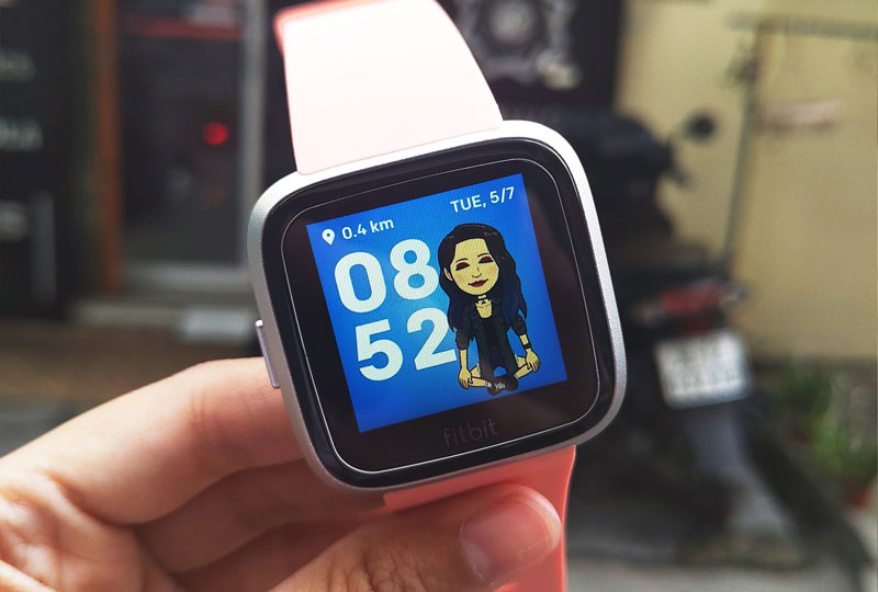 Hướng dẫn tạo mặt đồng hồ Bitmoji cho smartwatch Fitbit