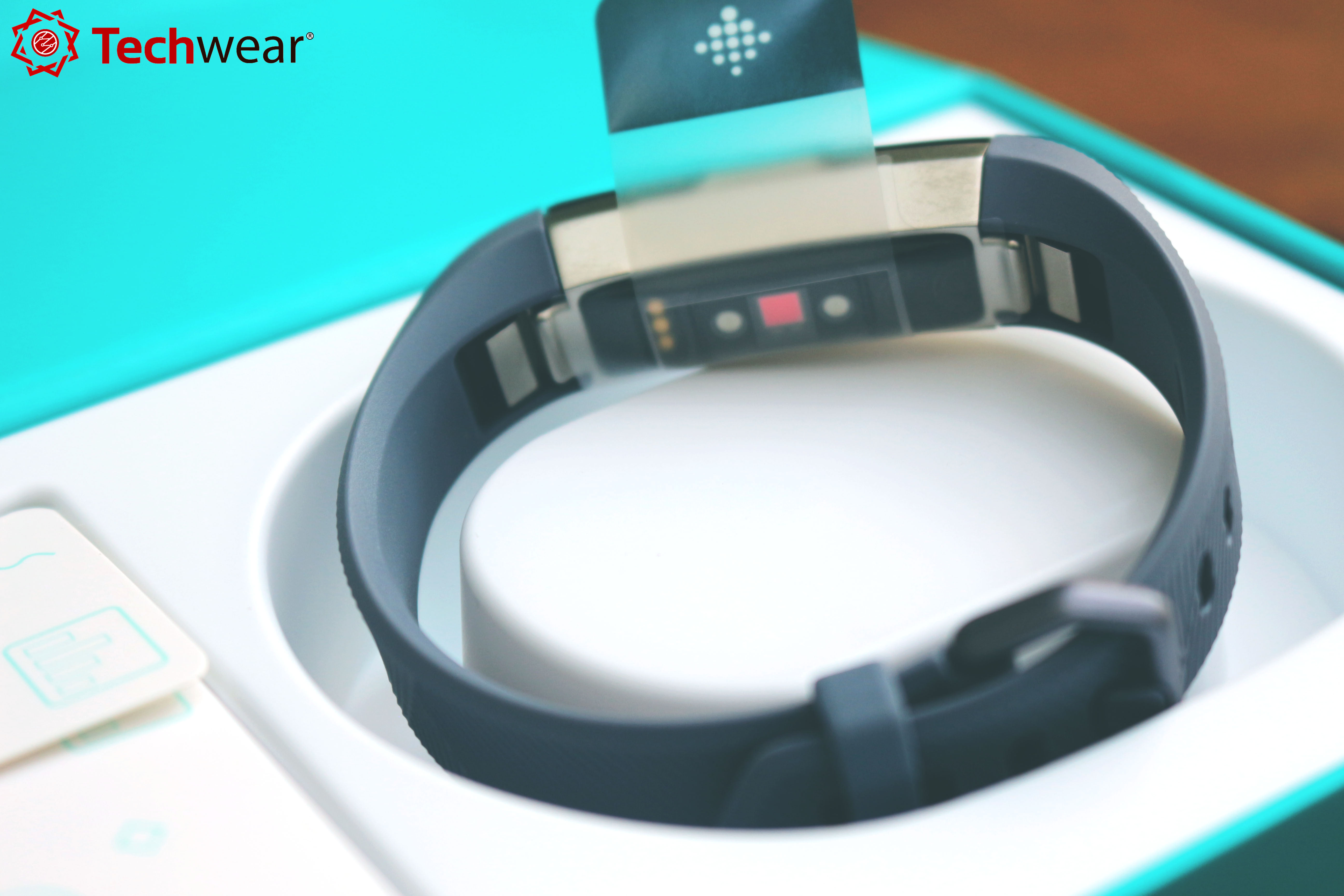 đồng hồ fitbit alta Hr techwear.vn