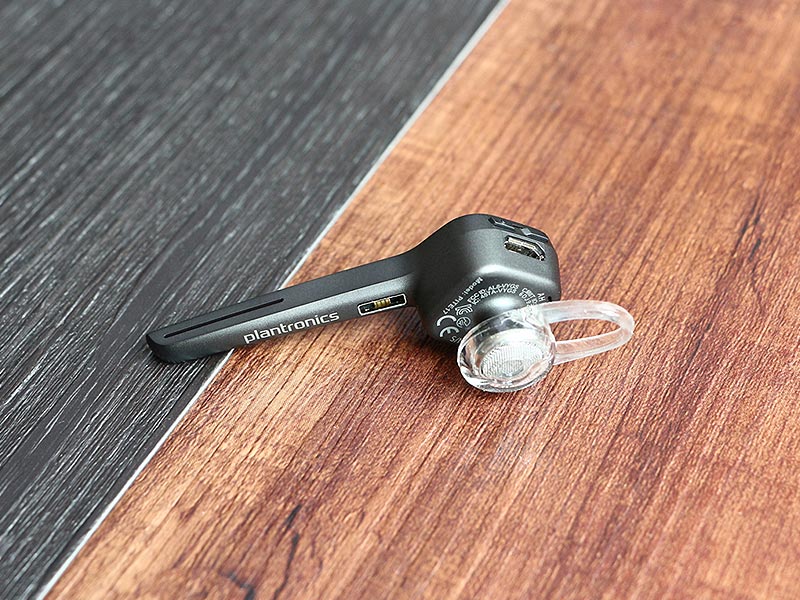 mở hộp Plantronics Voyager 3240