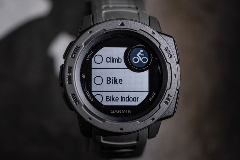 review đánh giá đồng hồ Garmin Instinct