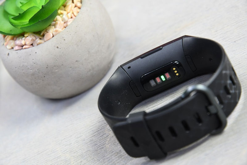 Tính năng ECG sắp sửa xuất hiện trên các thiết bị Fitbit