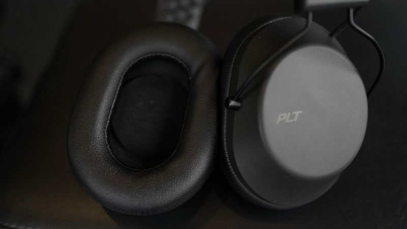 Trải nghiệm tai nghe không dây thể thao Plantronics BackBeat Fit 6100